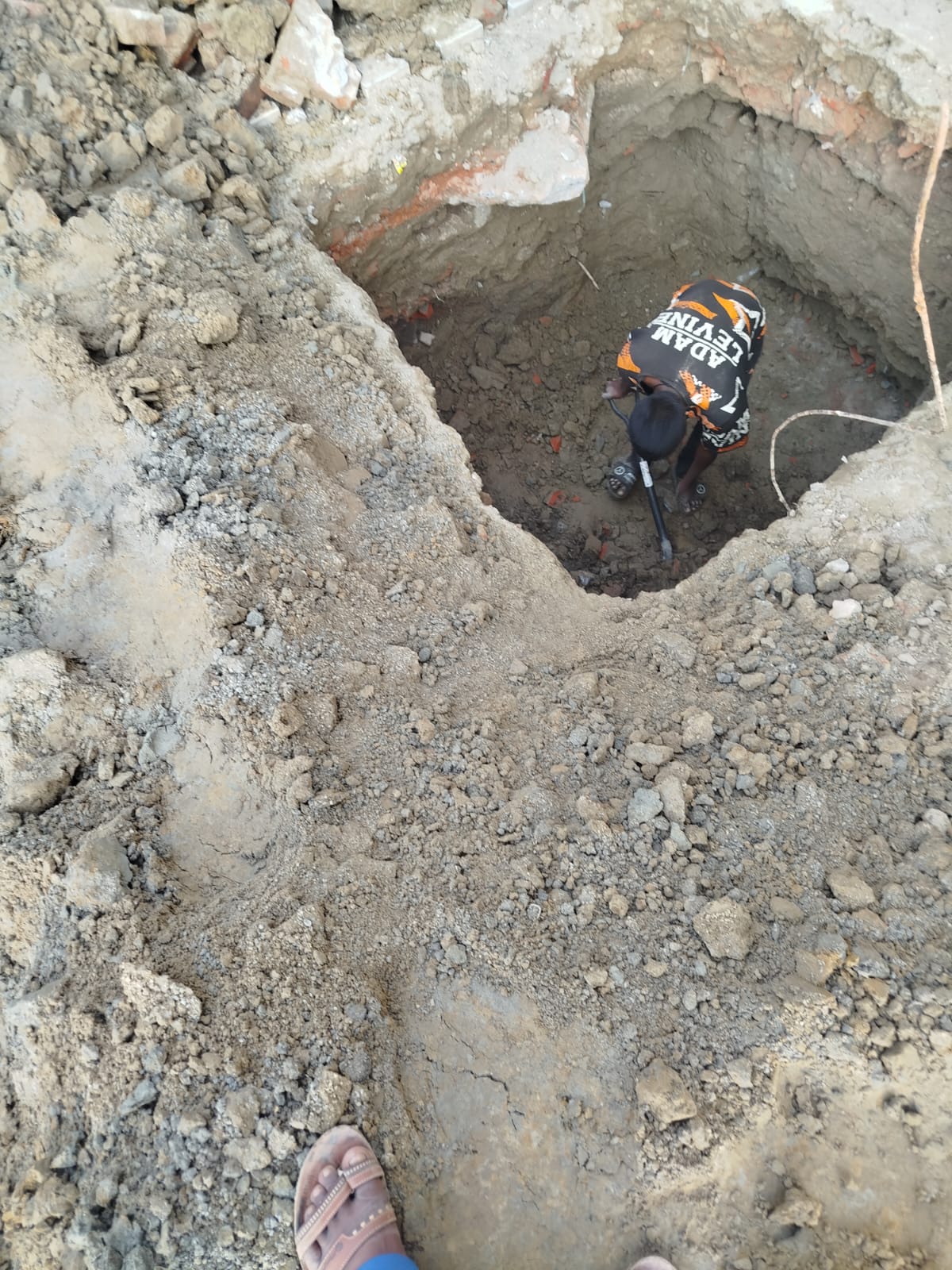 - GG 2577936 Rotary clean and green sanitation hub